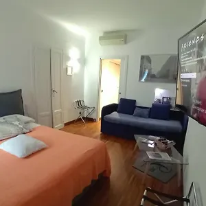 Room Inn 2*, Milan Italie
