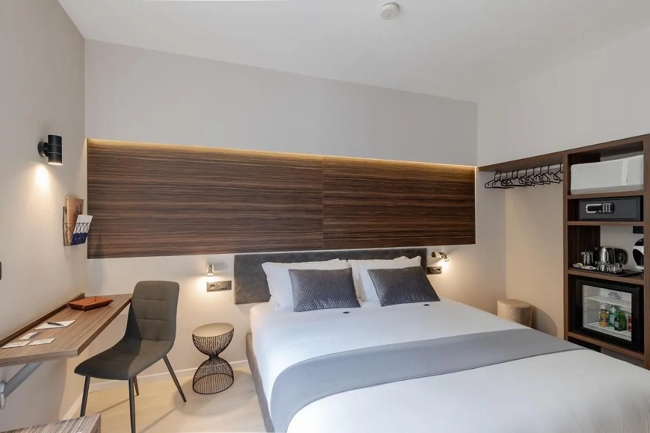Ah - Duomo Essence Hotel Milan