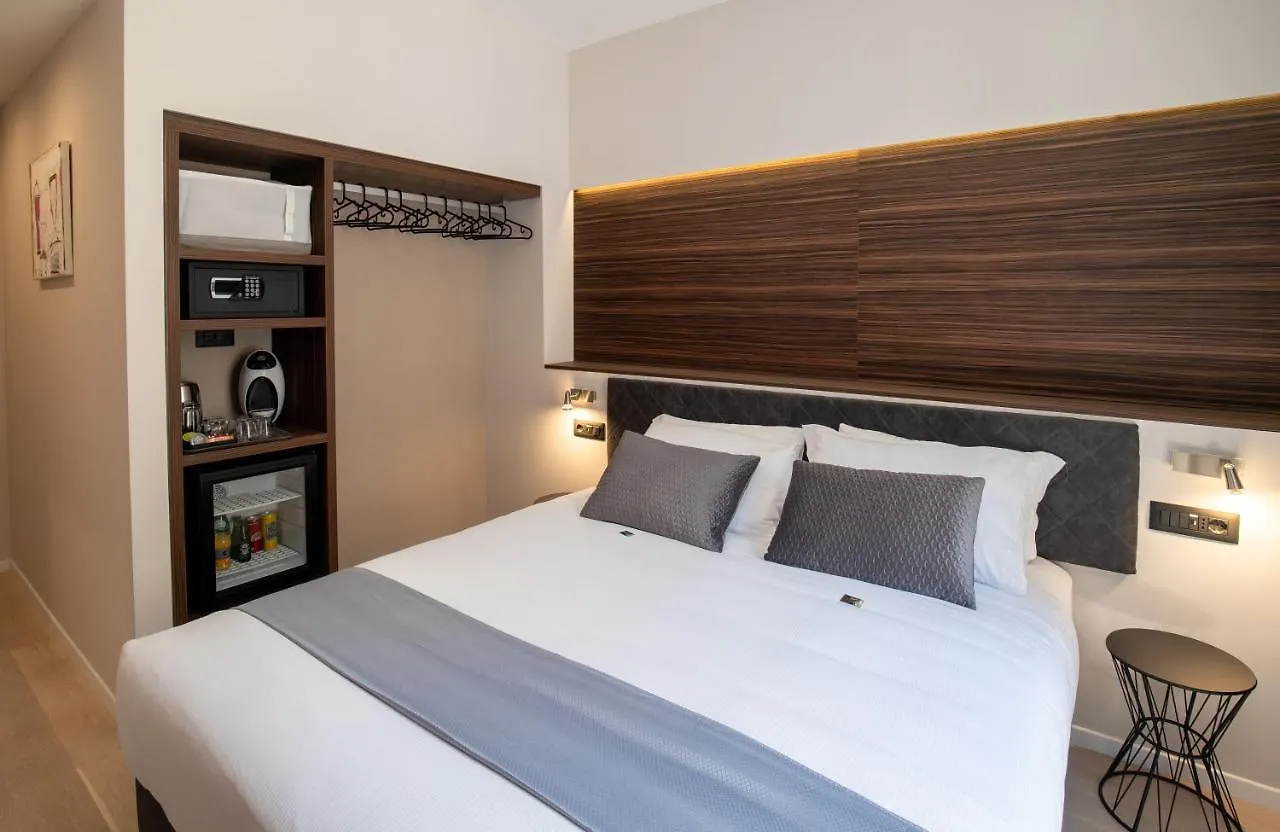 Ah - Duomo Essence Hotel Milan
